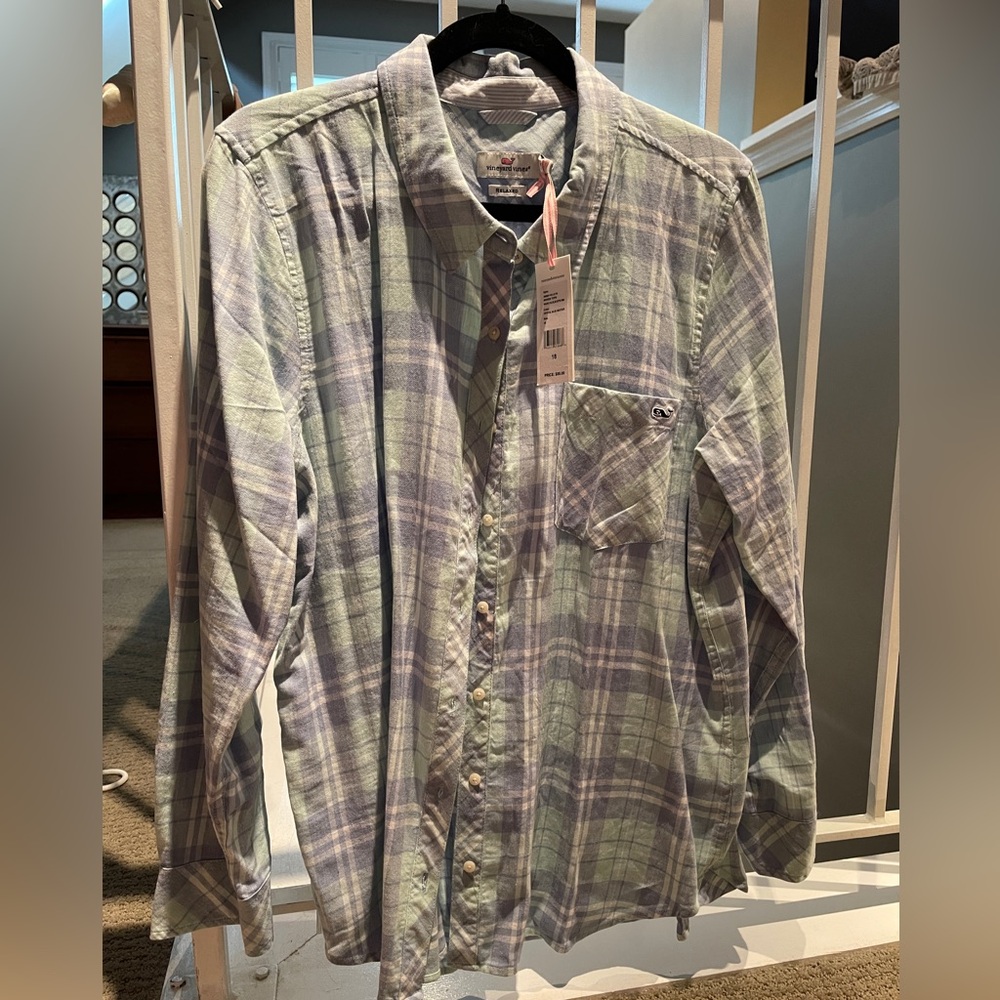 Vineyard Vines women's button up.